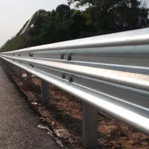 Vendita Calda della fabbrica W Fascio Zincato Autostrada Guardrail Barriera di Sicurezza del Traffico