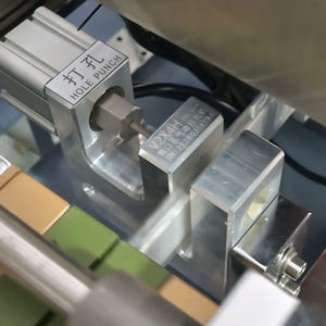 Machine d'emballage automatique à pliage rapide pour gants jetables, emballage de 2 gants par pochette - Product Image 2