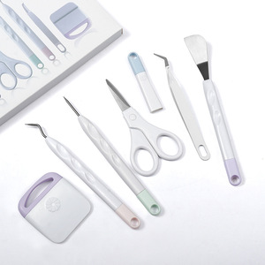 Kit de manualidades con seis pinzas y tijeras de acero inoxidable para tallar, grabar, hacer diarios artísticos y uso doméstico. - Product Image 2