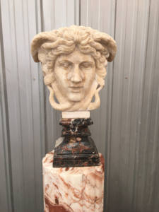 <span class=keywords><strong>Escultura</strong></span> <span class=keywords><strong>de</strong></span> Busto <span class=keywords><strong>de</strong></span> <span class=keywords><strong>Medusa</strong></span> <span class=keywords><strong>de</strong></span> Mármol Blanco Tallada a Mano, Busto <span class=keywords><strong>de</strong></span> Piedra Natural <span class=keywords><strong>de</strong></span> Alta Calidad para Decoración del Hogar Estilo Occidental - Product Image 3