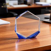 Trofeo de Cristal Óptico en Blanco, Diseño Noble y Moderno, Personalizado, para Regalo Empresarial o Decoración de Escritorio