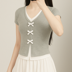 Nuevas y elegantes camisetas de algodón Y2K para mujer, camiseta transpirable de manga corta con cuello en V y logotipo personalizado con lazo deportivo ajustado - Product Image 4