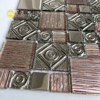 Offre Spéciale en verre cristal forme carrée mélange de verre décoration murale mosaïque en métal