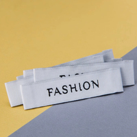 Étiquettes de vêtements en tissu écologiques avec logo personnalisé, forme rectangulaire à coupe droite, impression numérique, vente en gros