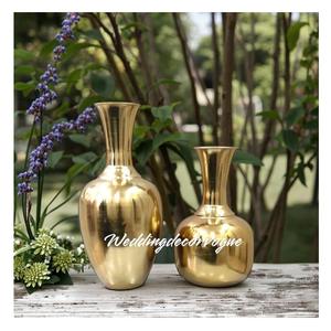 Vase à fleurs de table de mariage en laiton massif de forme ronde finition dorée jardinière à la main pour centres de table décoration de la maison - Product Image 2