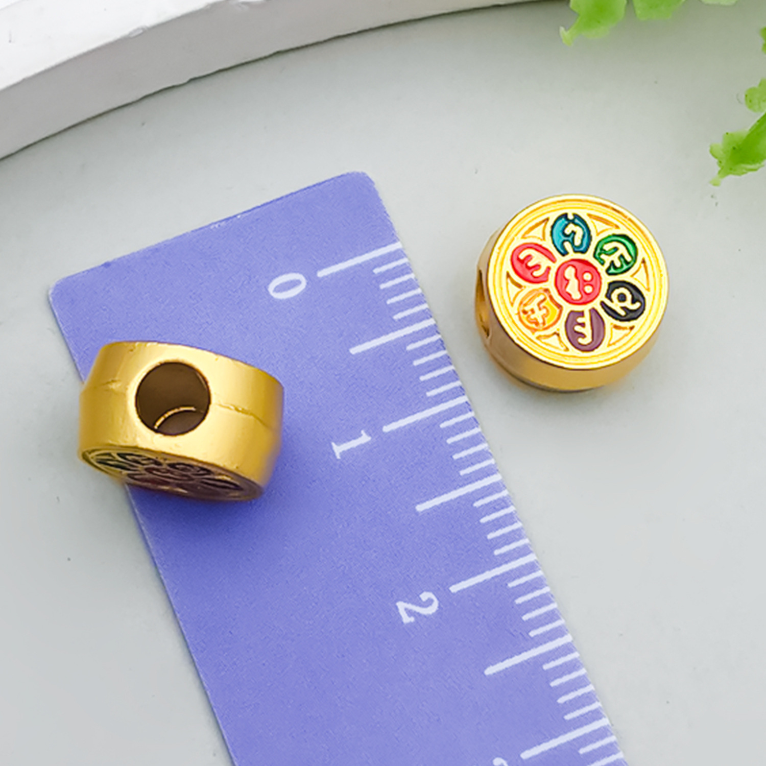 Gold Multicolor 11x10mm Hole 4mm 2.5g-22701