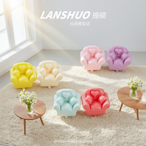 Mini canapé cœur en résine, modèle de chaise artistique pour décoration intérieure DIY, thème bonbons arc-en-ciel - Product Image 4