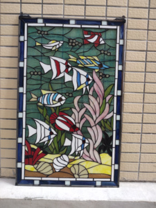 กระจกสีลายปลาสไตล์ยุโรปแบบทิฟฟานี่ งานฝีมือประดับตกแต่งวิลล่า พร้อมโครงเหล็กแข็งแรง - Product Image 3