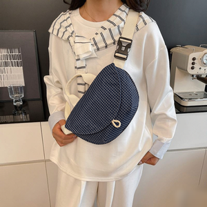 Nouveau Sac Banane Femme Imperméable en Nylon, Forme Baril, Personnalisé, de Marque, avec Fermeture Éclair, pour Course, Voyage et Activités de Plein Air - Product Image 4