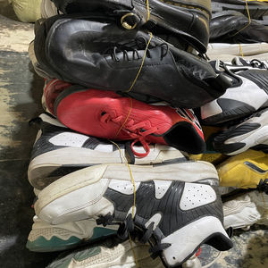 Zapatos de segunda mano a granel para niños y mujeres, calzado usado de grado variado <span class=keywords><strong>por</strong></span> kilos, venta al <span class=keywords><strong>por</strong></span> mayor - Product Image 5