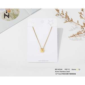 Z. Collar con Colgante de Letra K de 12x14 cm, Chapado en Oro, Acero Inoxidable, Estilo Minimalista, Joyería Fina - Product Image 1