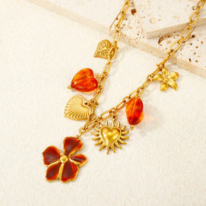 Collana alla Moda con Ciondolo a Fiore, Catene in Acciaio Inossidabile Placcato Oro 18K, Design Anti-Sbiadimento con Sole, Ciliegia, Farfalla e Cuore - Product Image 2