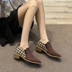 Qlfashion Phong cách sâu miệng một lớp Giày nữ 2024 Châu Âu nhọn dày gót Chân Pháp Retro trung Colorblock 231 - Product Image 2