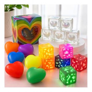 Caja Arcoíris: Juguete Luminoso de Corazón, Cubo Brillante, Bola Antiestrés, Juguete Sensorial Blandito para Niños, Proveedor de Exhibición Minorista - Product Image 1