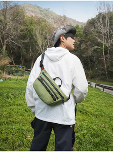 Riñonera unisex de nailon con estampado de letras, mochila de pecho para viaje con cremallera impermeable, bandolera japonesa de gran capacidad - Product Image 5