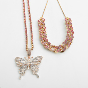 Rosa de cristal helado enlace cubano mariposa collar de las mujeres chapado <span class=keywords><strong>en</strong></span> oro capas <span class=keywords><strong>directo</strong></span> collar de <span class=keywords><strong>la</strong></span> joyería 2020 - Product Image 2