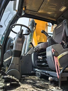 État d'origine Excavatrice sur pneus Hyundai 210w-9T Pneus d'origine Caractéristiques Pompe à moteur Moteur-Matériel de construction d'occasion - Product Image 5