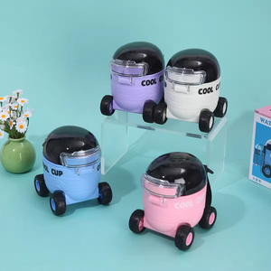 Nuevo Vaso de Plástico Creativo con Diseño de Coche Espacial de Dibujos Animados para Niños, Tapa Rebotable Portátil para Exteriores, Tubo de Succión, Cordón y Botella de Agua para Beber Directo - Product Image 2