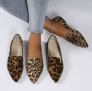 Latest Design Wholesale ladies new large-sized <strong>leopard</strong> <strong>print</strong> <strong>flat</strong> pointed tips shallow suede women casual <strong>shoes</strong> - Product Image 1