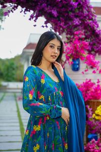 ชุดสูทผ้าฝ้ายที่ขายดีที่สุดพร้อมกางเกง Kurti สุภาพสตรีคอวีสําหรับชุดลําลองมีจําหน่ายในราคาไม่แพง - Product Image 2