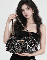Nouveau sac à main convertible en chaîne avec fermoir cœur en peluche douce et moelleuse, avec garniture en cuir PU pour femme