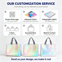Sacs fourre-tout de luxe en tissu non tissé laminé irisé laser style influenceur de la marque Hzayg avec logos imprimés en sérigraphie pour vêtements