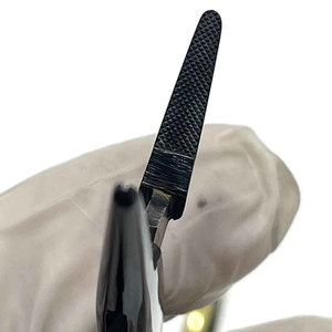 Pinzas Portaagujas Profesionales de Acero Inoxidable de Alta Calidad con Mango Dorado, Esterilizadas Manualmente a Alta Temperatura para Cirugía General - Product Image 4