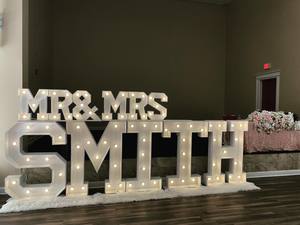 Custom Light Up Marry Me Letters <span class=keywords><strong>Mr</strong></span> & <span class=keywords><strong>Mrs</strong></span> 4FT 5FT Precio al por mayor DIY Tamaño - Product Image 2