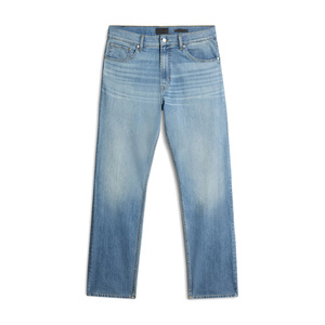 Jeans classiques à coupe droite pour hommes avec une largeur de jambe constante du genou à la cheville et une taille confortable à hauteur moyenne - Product Image 1