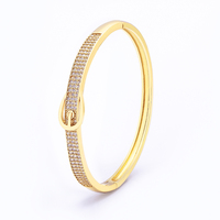 QIKU Groothandel Elegante Handgemaakte Koperen Armband met Heldere Kristallen en Gouden Afwerking, Klassieke Statement Sieraden voor Vrouwen, Valentijnsdag Cadeau
