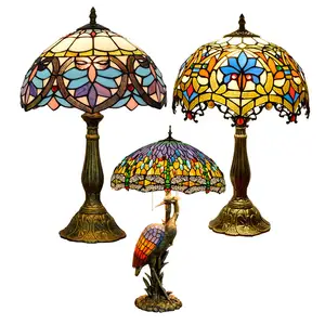 Lampu Meja Kaca Patri Antik Nordik, Cahaya Dekorasi Malam Samping Tempat Tidur Vintage, Naungan Lampu Kaca Patri Mewah 8 12 "16"