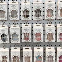 Ongles de guépard français 24 pièces, ongles pressés brillants léopard, amande, fleur 3D, design automnal brun cerise, ongles pour femmes