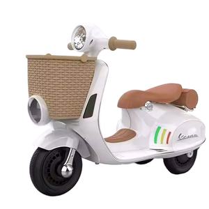 Mobil mainan listrik roda tiga anak-anak, kendaraan Remote Control dapat diisi ulang untuk anak usia <span class=keywords><strong>2</strong></span>-6 tahun - Product Image 3