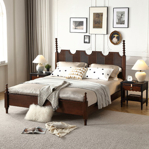 Cama Amy de Roble Rojo Americano, Estilo Retro, Cabecera Tallada en Madera Sólida, Cama Doble de Lujo para Bodas - Product Image 1