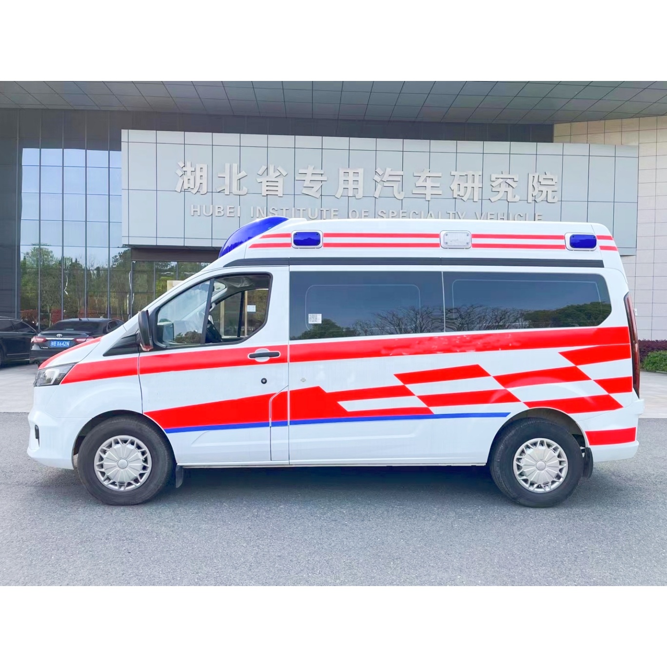 ウィンカー付きの新しい4*2手動ワードタイプ救急車| Alibaba.com