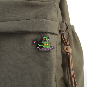 เข็มกลัดเคลือบรูปกบ Kermit สั่งทำให้ฉันรักคุณมีปกรูปสัตว์ส่องแสงเป็นของขวัญสำหรับเพื่อน - Product Image 3