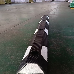 בלוק חניה גומי חיצוני עם ערוצי ניקוז לשימוש - Product Image 6