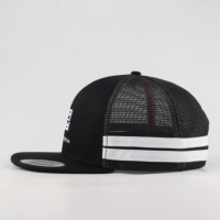 Topi Jaring Snapback Bordir 3D 6 Panel OEM Laris Manis, Topi Trucker Berstruktur Pinggiran Datar Gaya Australia Berkualitas Tinggi