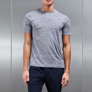 Fournisseur OEM Vêtements de sport de plein air surdimensionnés Vêtements de sport doux LOGO et tissu personnalisés Évacuation de l'humidité T-shirt pour homme - Product Image 1