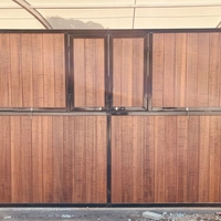 Équipement équestre personnalisé, panneau de box pour chevaux en bois classique traditionnel de 4,5 m, revêtement poudré moderne, grand hangar à chevaux en bois