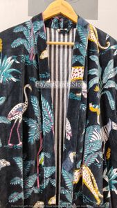 Bata tipo kimono con estampado de jungla negra para mujer, ropa de dormir de terciopelo de viscosa sin cuello y manga tres cuartos, informal de verano - Product Image 5