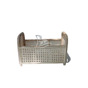 Accesorios de estudio de fotografía, accesorios de ratán Vintage hechos a mano - Product Image 1