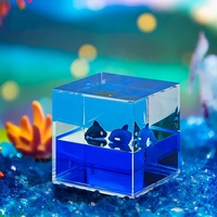 Presse-papier liquide en acrylique bleu de 6,5 cm (65 mm) avec poisson-clown 3D flottant dans un cube d'eau cristalline