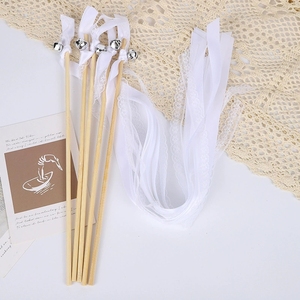 Baguette magique en bois avec ruban, dentelle et clochette pour mariage, fête, célébration de fêtes et jouet pour chat - Product Image 4