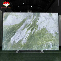 Carrelage en marbre vert Connemara irlandais, Table à manger en marbre, Meuble-lavabo de salle de bain, Dalle de marbre Bookmatch, Fond de télévision, Îlot de cuisine
