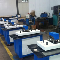 Machine automatique de formage de tôles pour la production de systèmes de ventilation de conduits ronds et rectangulaires