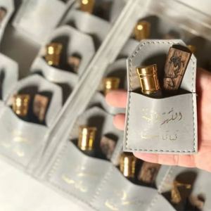 Eid Al-Adha Ramadan Promotional PU Leather Portable Perfume Holder <b>Gift</b> Case for White Musk Fragrance Oil Welcome Giveaways - Product Image 1