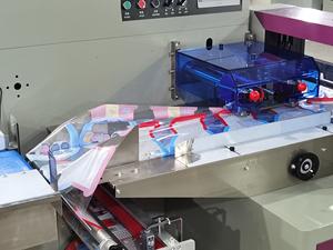 Usine automatique HFFS flux emballage <span class=keywords><strong>machine</strong></span> d'emballage barre d'énergie nougat bonbons oreiller <span class=keywords><strong>machine</strong></span> d'emballage pour sachets de sucre - Product Image 5