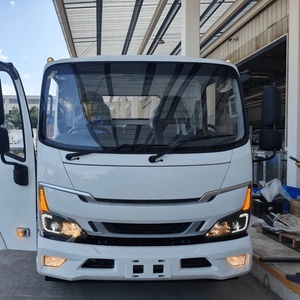 Camión Chasis Isuzu LHD 4x2 <span class=keywords><strong>con</strong></span> Cabina Blanca de Fábrica, Chasis de Acero Desnudo para Montaje de Carrocería de Furgón, Caja Refrigerada y <span class=keywords><strong>Plataforma</strong></span> Abatible - Product Image 4