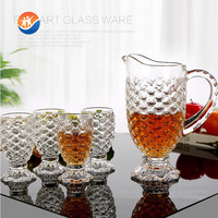 Ensemble de mugs à bière jetables contemporains en verre gaufré effet écailles de poisson avec quatre tasses – Vente en gros